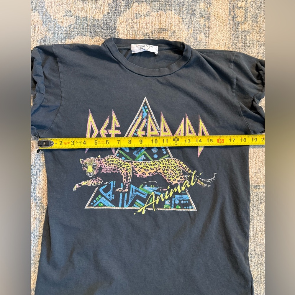 Daydreamer by Free People Def Leppard Boy Tee Small Pristine Condition - Picture 6 of 6